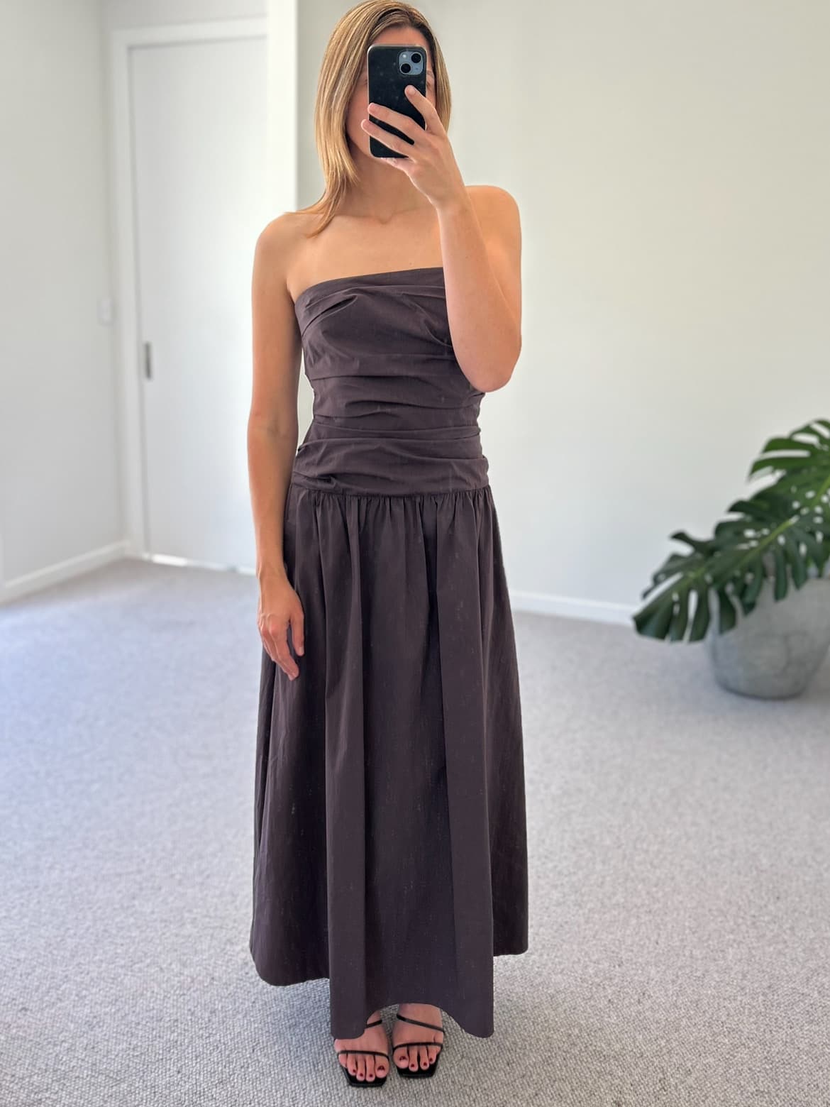 Strapless tie-back crinkled cotton-blend maxi dress